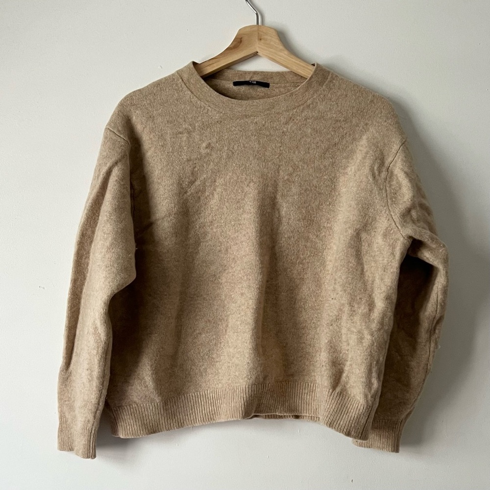 Beige Uniqlo 100% Wool Crew Neck knit Sweater